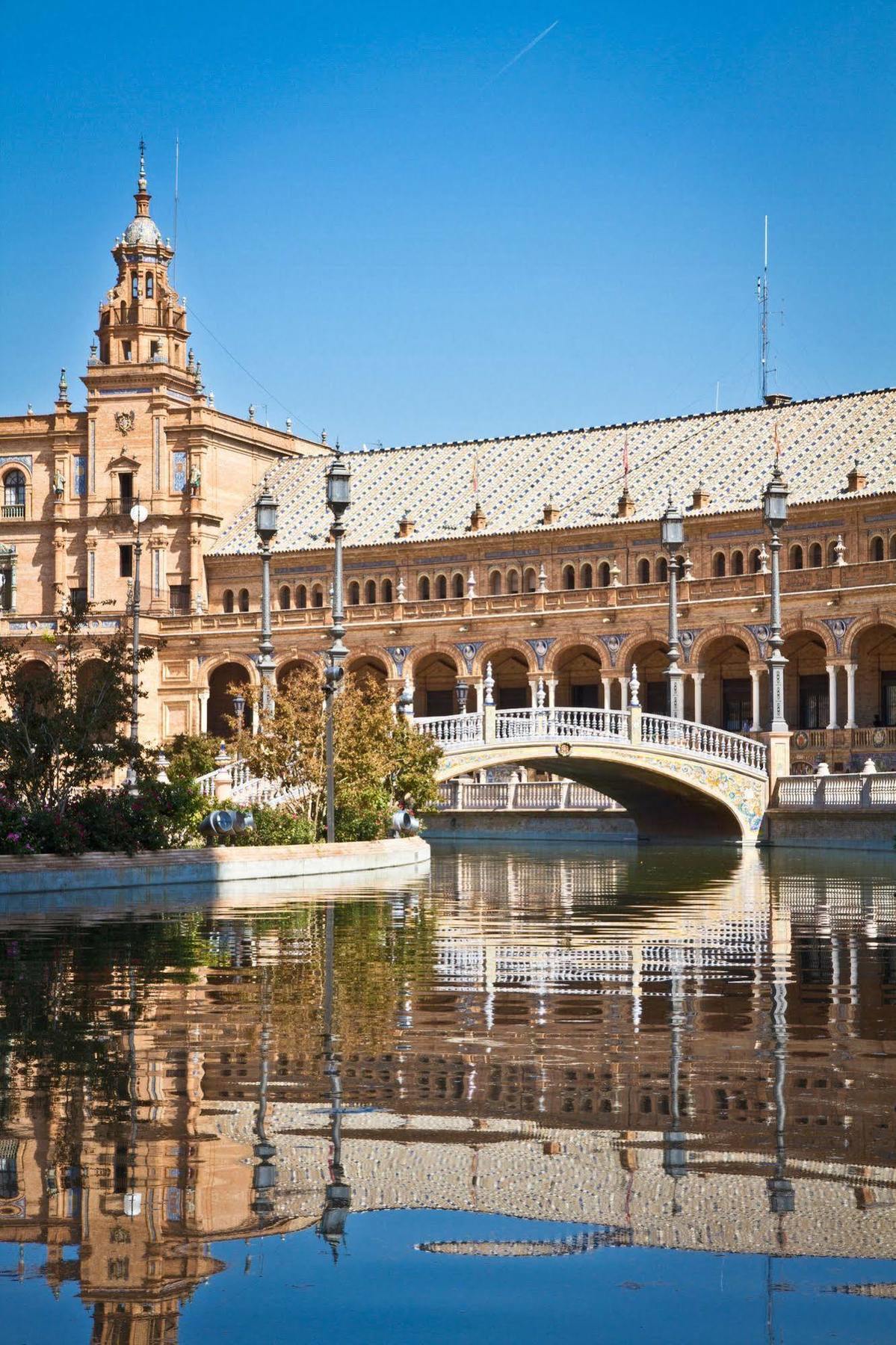 Pierre & Sevilla